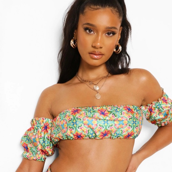 Top and Pant Set seen on Haley Ferguson M - Picture 5 of 12